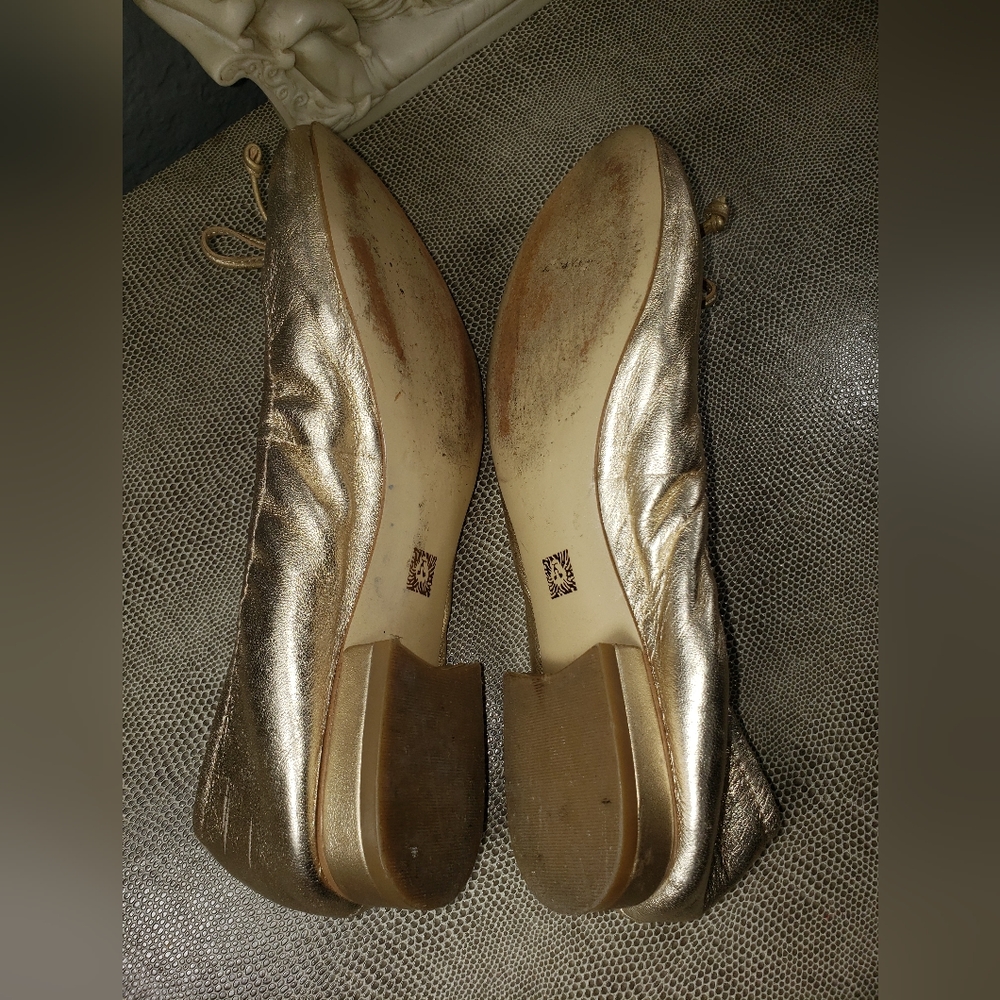 Gold leather flats size 6M Anne Klein - Picture 7 of 16
